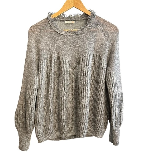 Gianni Bini Sweaters - GB Gianni Bini, Pull Over, Long Sleeve, Sweet Heart Neck Line, Gray Sweater sz L